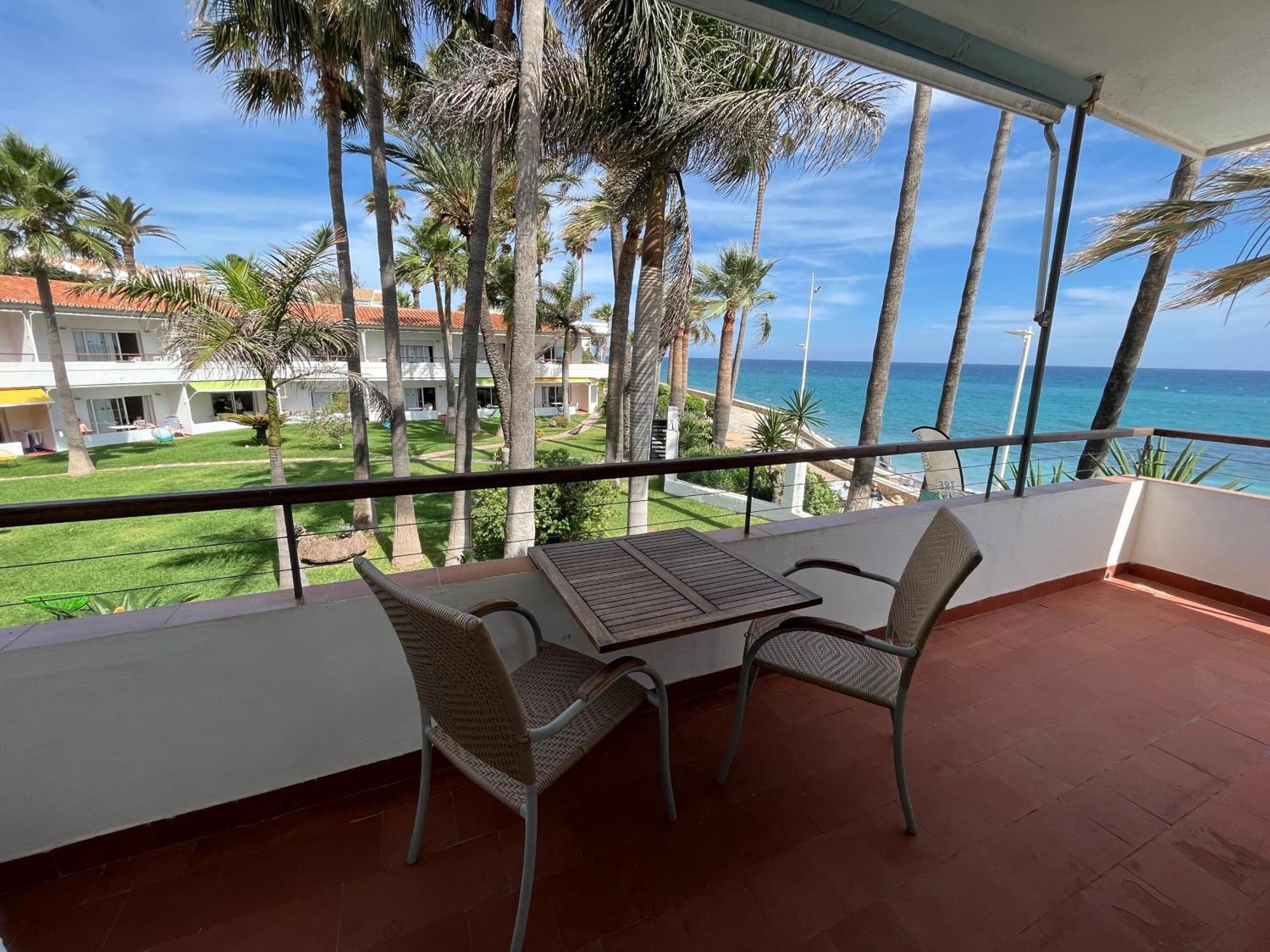 Apartamentos Playa Torrecilla Nerja Dış mekan fotoğraf