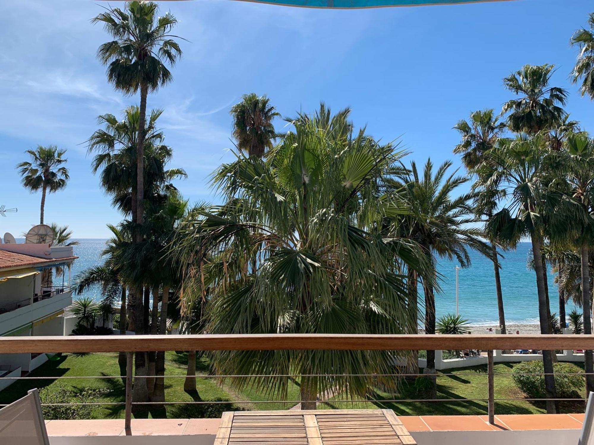 Apartamentos Playa Torrecilla Nerja Dış mekan fotoğraf