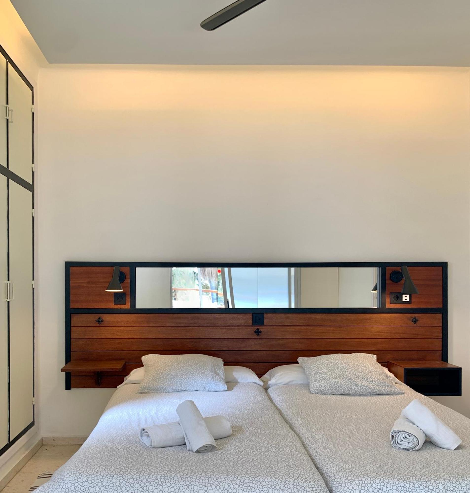 Apartamentos Playa Torrecilla Nerja Dış mekan fotoğraf