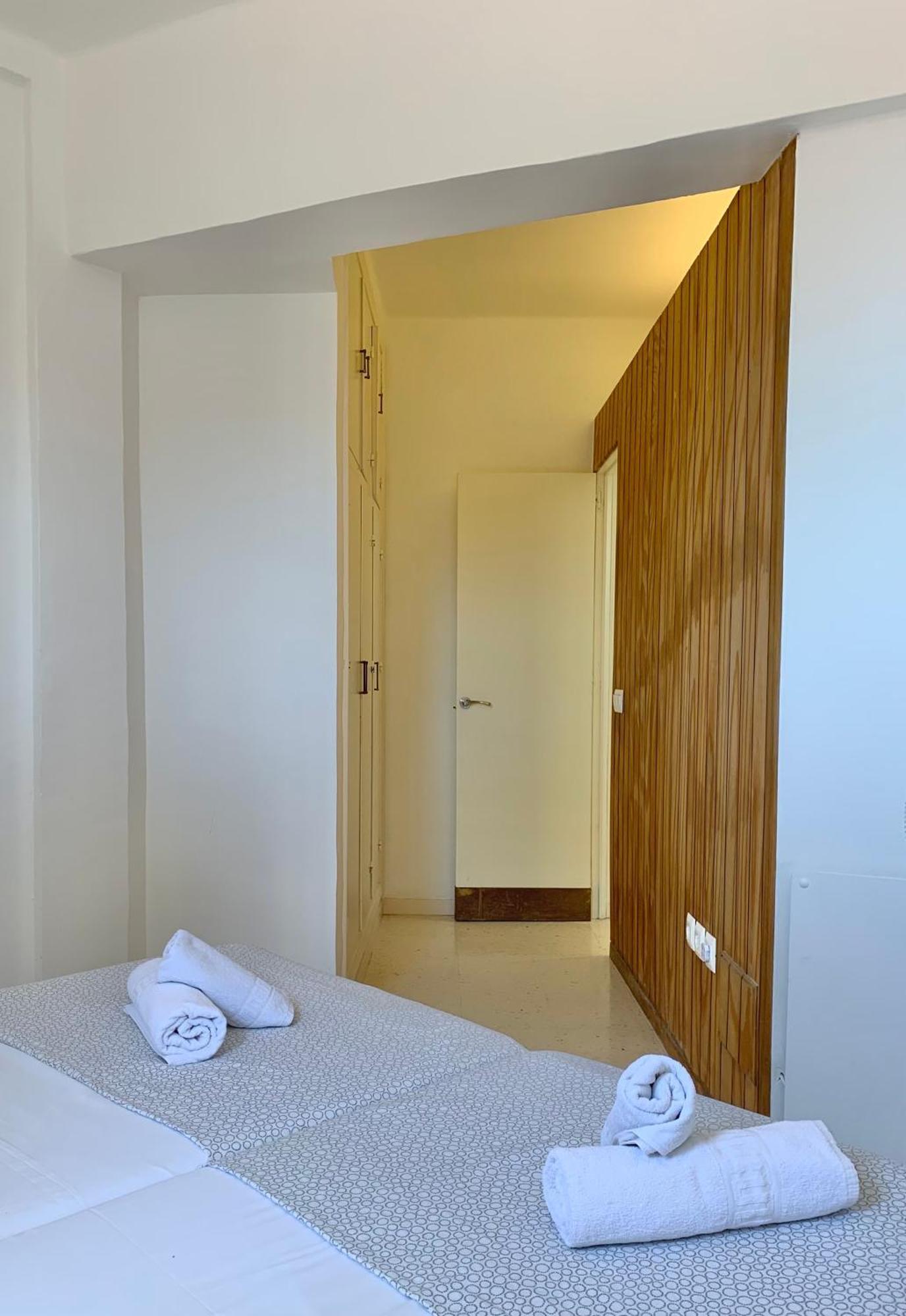 Apartamentos Playa Torrecilla Nerja Oda fotoğraf